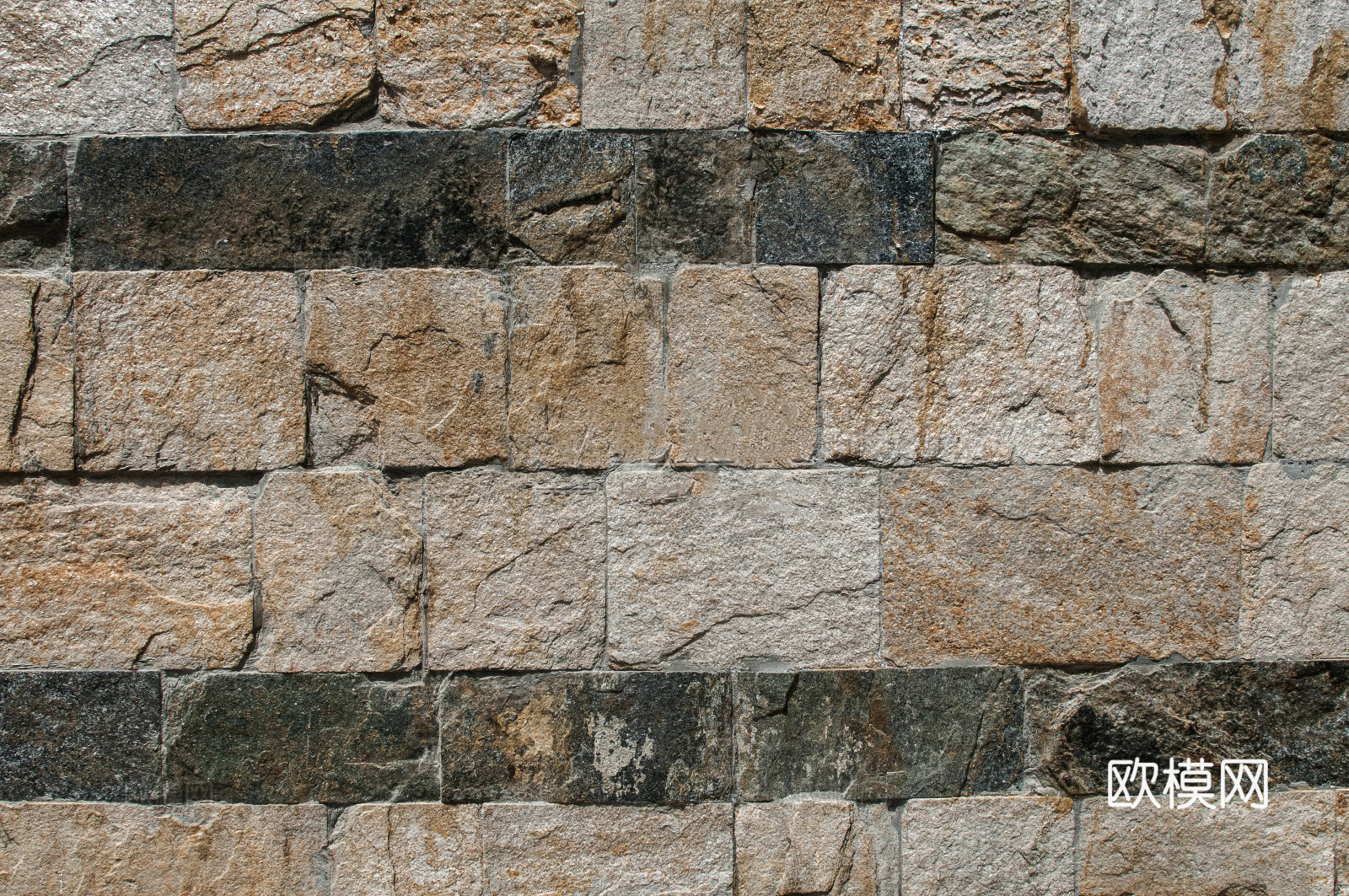 规则矩形形态干垒石，毛石墙面50