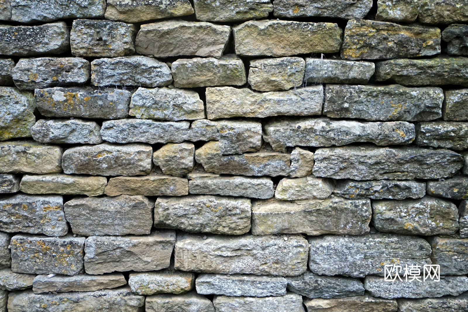 规则矩形形态干垒石，毛石墙面85