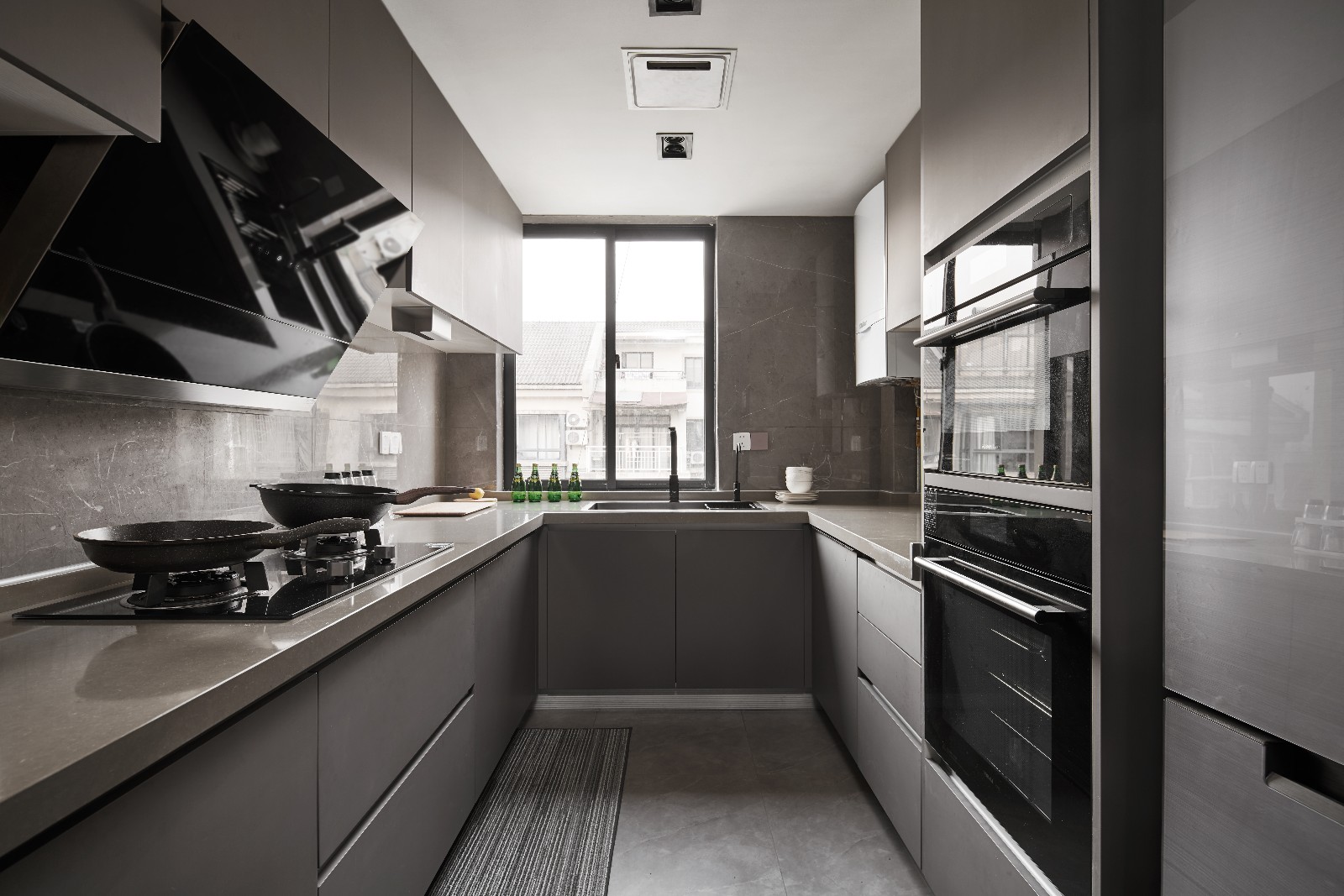 160㎡意式极简风私宅灰调生活的高级质感和洛空间设计