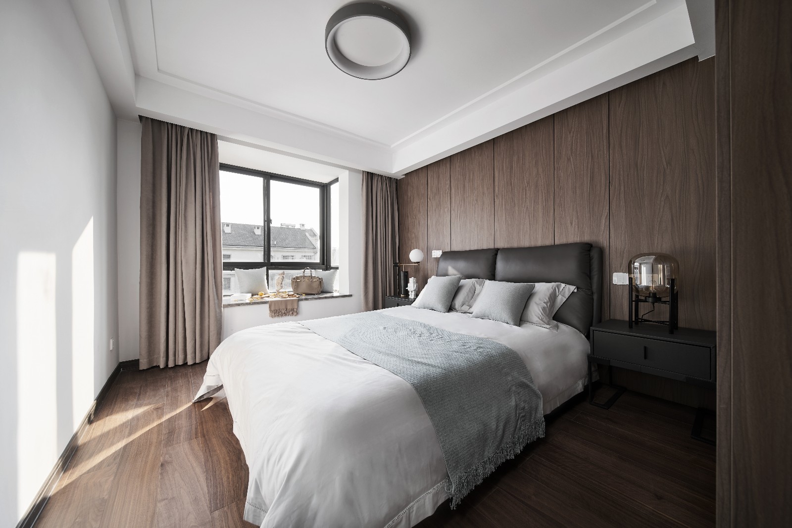 160㎡意式极简风私宅灰调生活的高级质感和洛空间设计