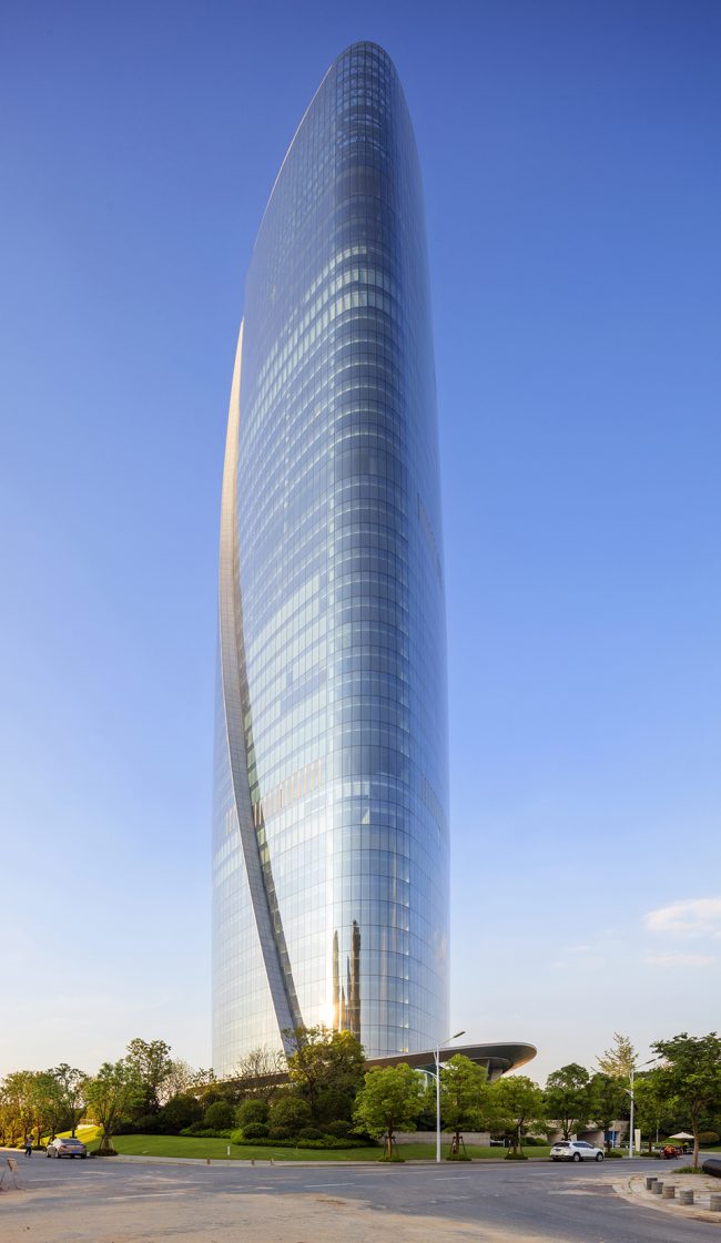 ▼带弧形的三角形平面化解了尖锐的感觉